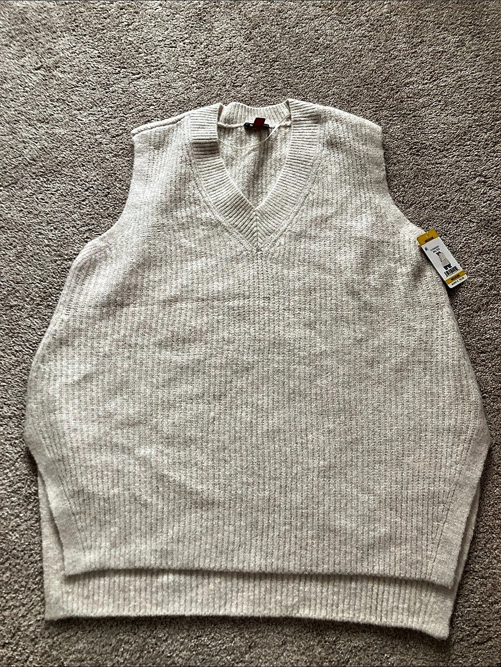 Vince Camuto Malted V-Neck Sweater Vest Cream Medium